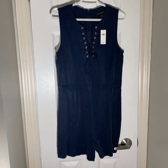 Navy blue banana republic romper - Picture 4 of 5